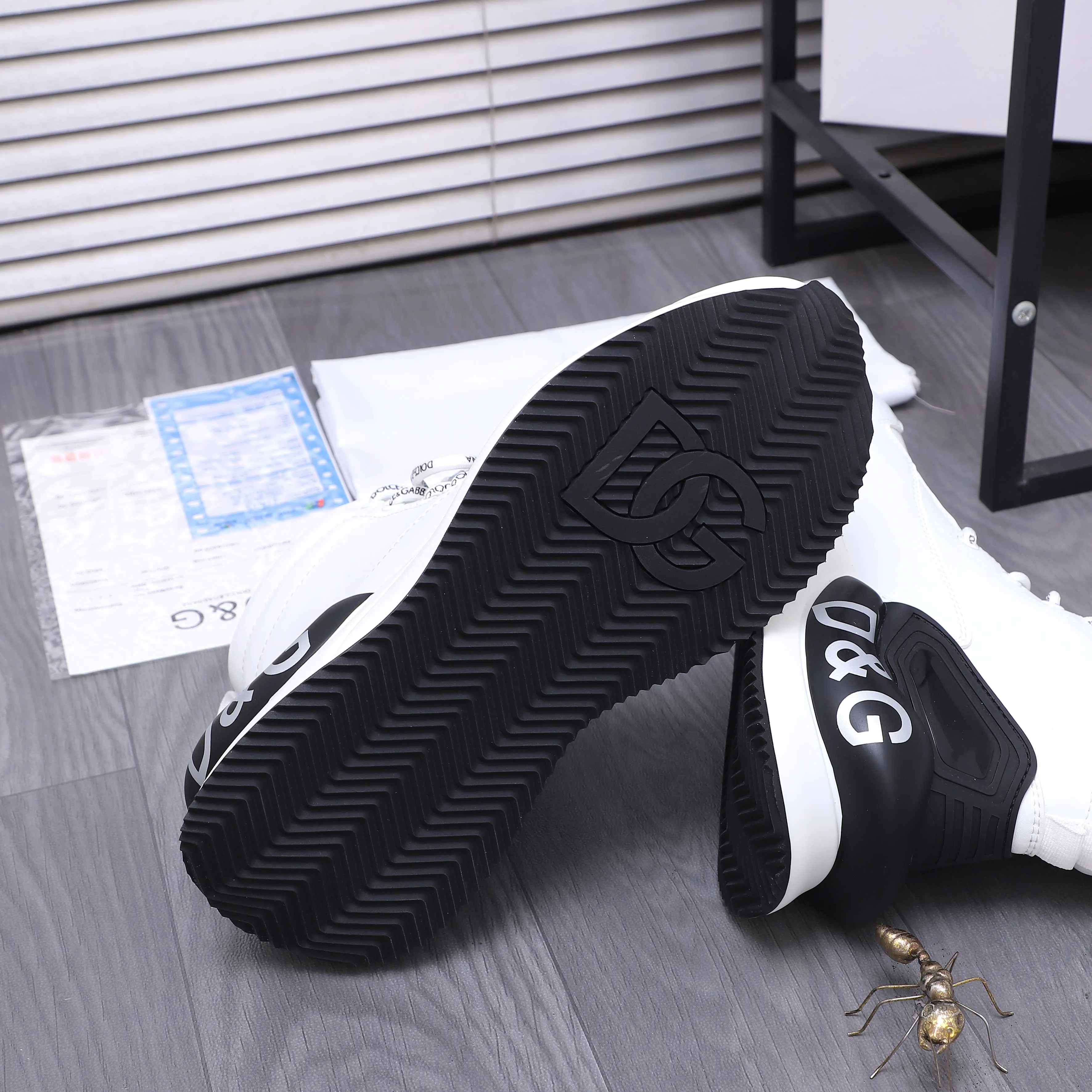 Men's shoes 💰p540 Product trademark: DG (Dolce & Gabbana) high-top casual shoes for couples. Regular size: 36-46 (45.46 is custom-made and non-returnable) Product materials: Selected cowhide stitching upper, mesh lining, cowhide insole, rubber outsole